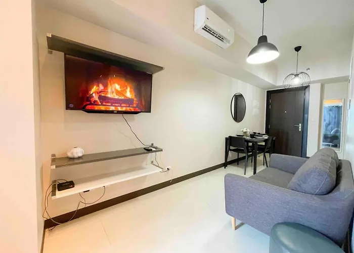 Apartment Exclusive Bgc At Uptown Area #upt136d *